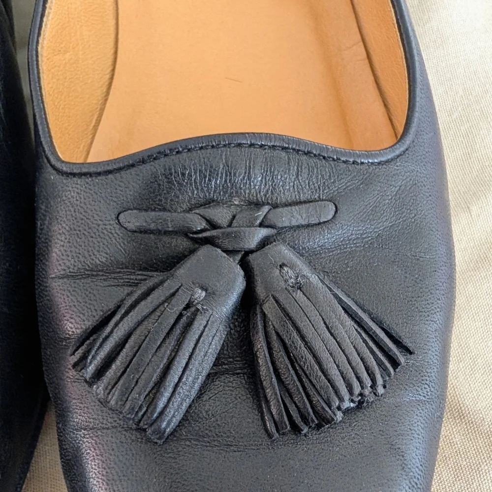 Cole Haan Black Leather Tassel Loafers Classic Minimalist Flats Size 9 AAA